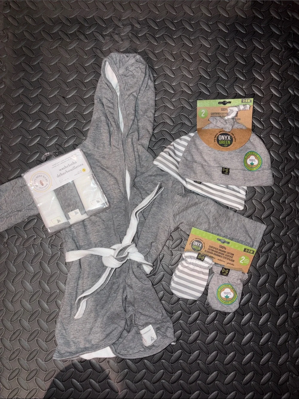 Bundle of Burt's Bees and Onyx Green organic cotton baby items NWT